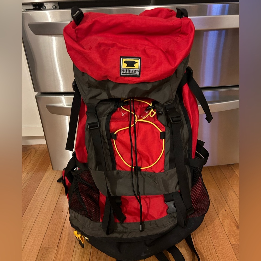 New Mountainsmith “Crosscountry H2O” hiking backpack.  Excellent condition.